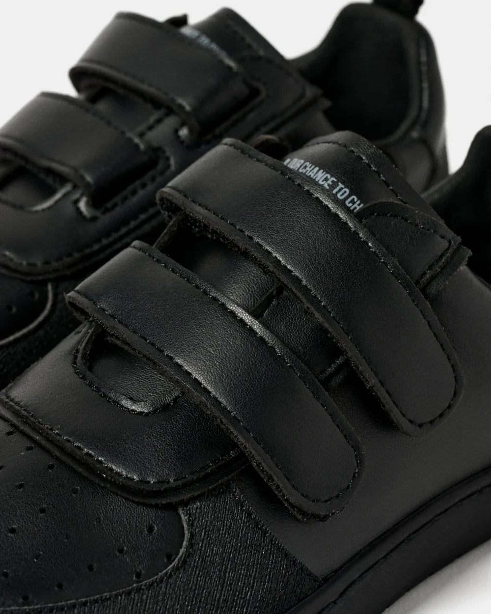 Petra Junior Black