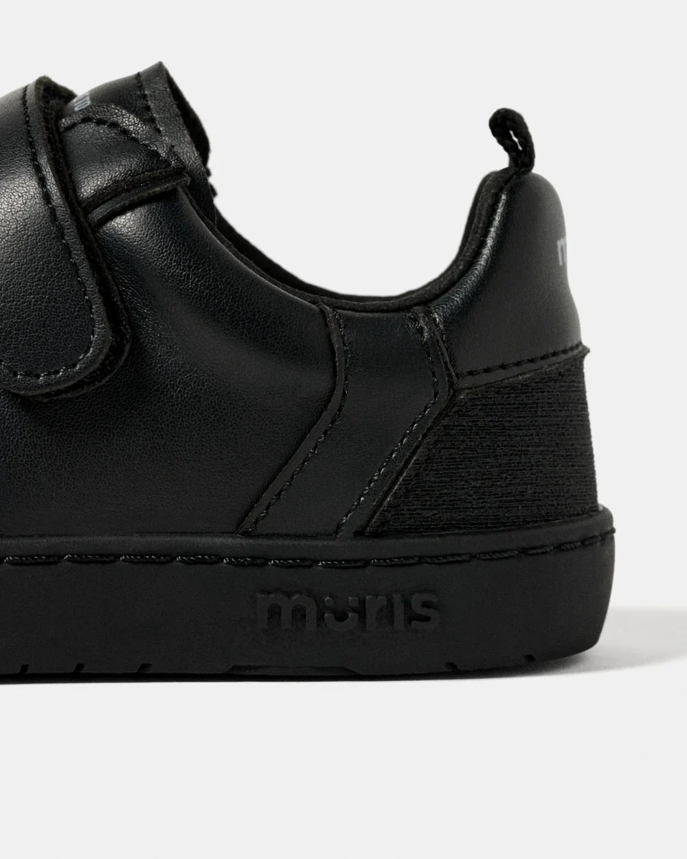 Petra Junior Black